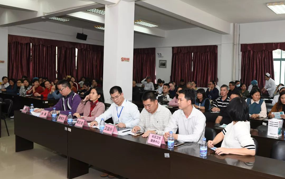 港口鎮衛計局開展新型冠狀病毒感染的肺炎救治應急演練001.jpg