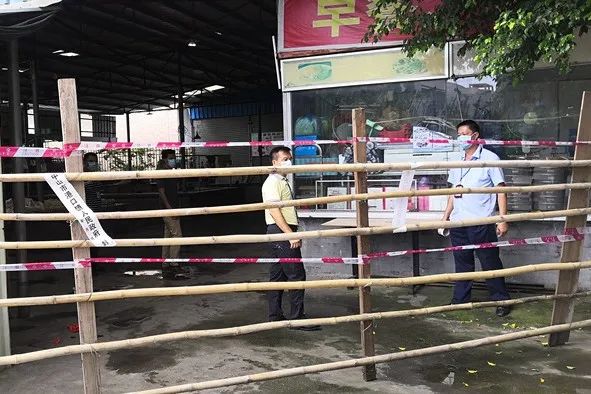 2021-8-15港口這家農貿市場被責令停業整頓002.jpg