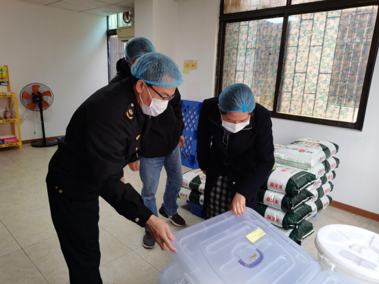 中山市市場監督管理局緊扣風險筑牢校園食品安全防線483.png