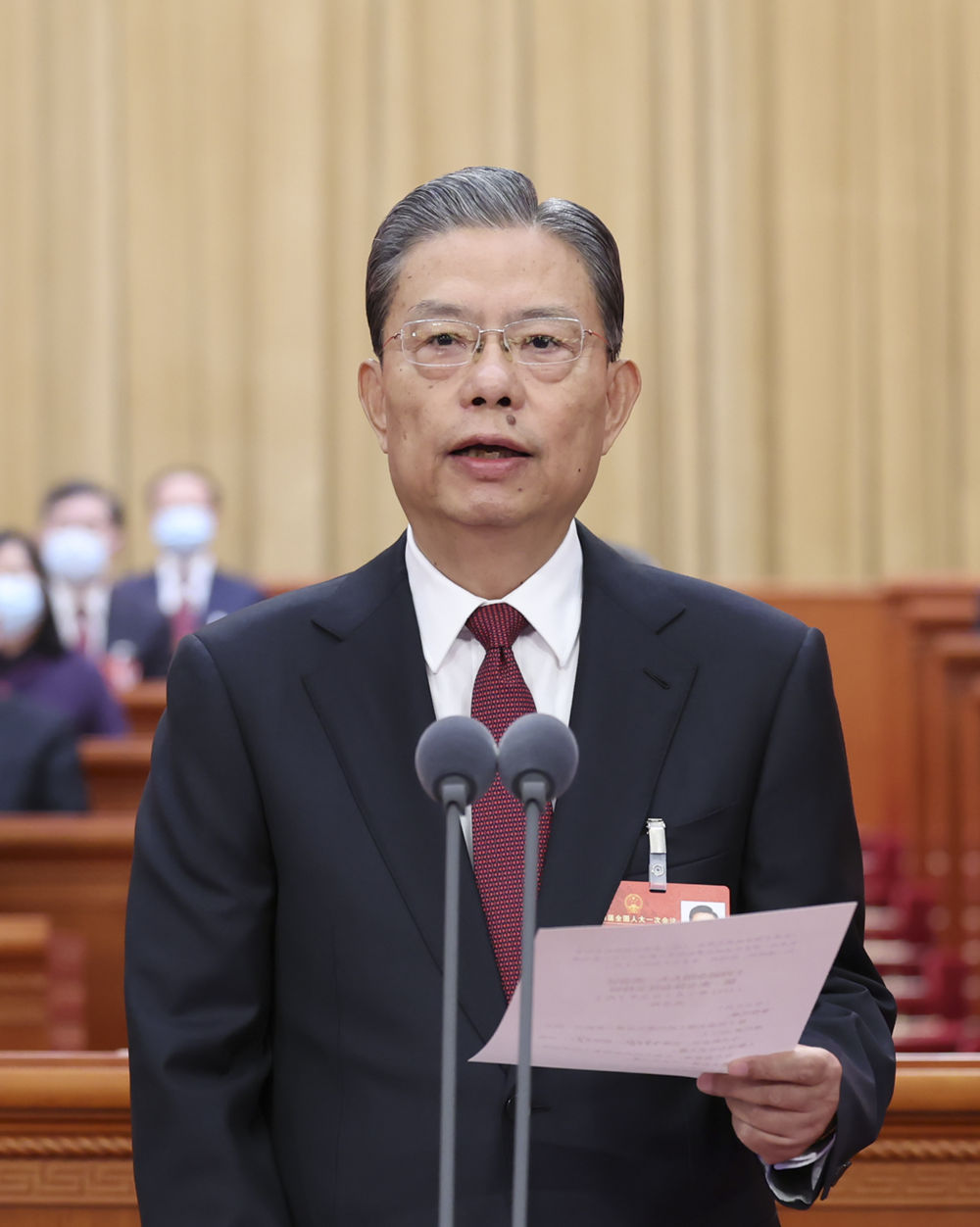 十四屆全國人大一次會議在京開幕 習近平等在主席臺就座2.jpg