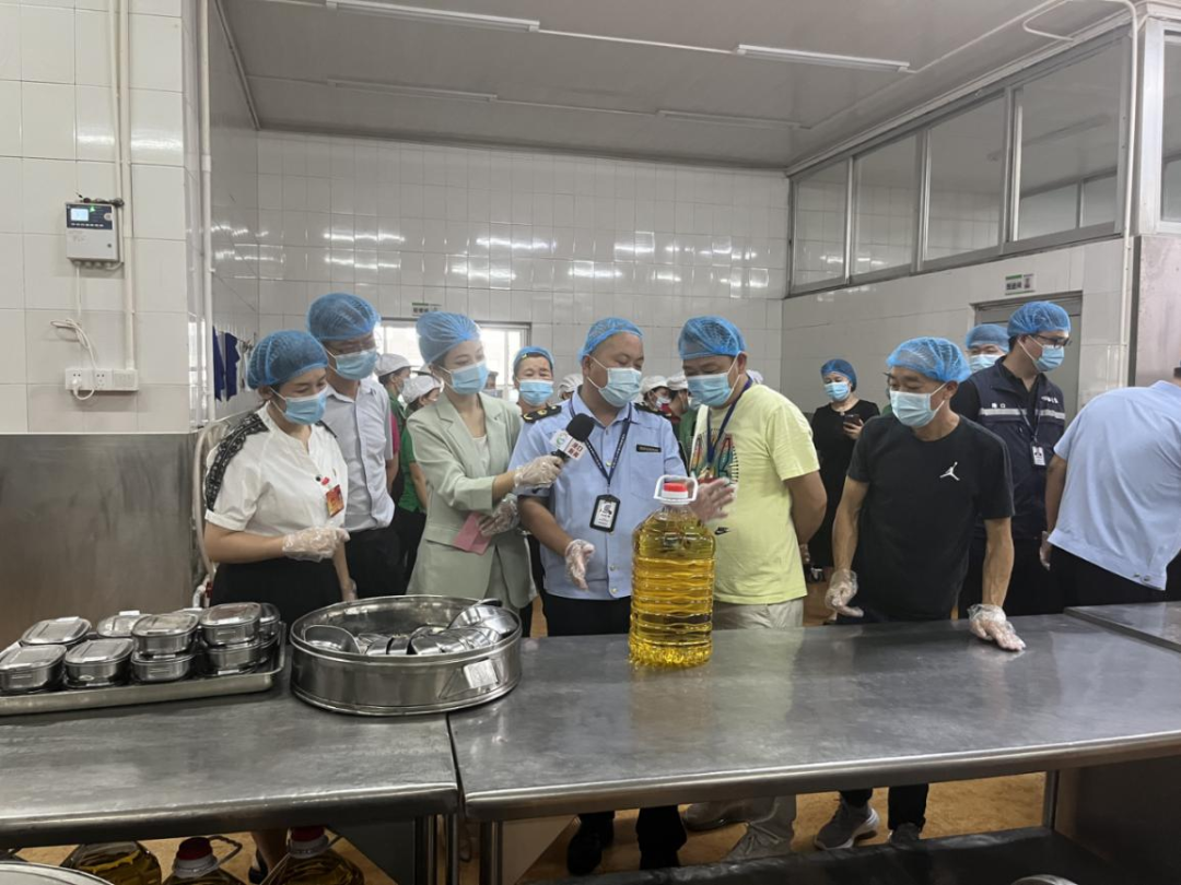 港口鎮嚴把校園食品安全關，確保“兩個責任”落地見效1.png