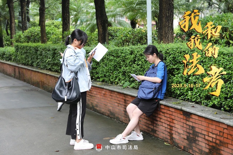 我們陪你一起戰(zhàn)斗！2023年“法考”客觀題考試中山考區(qū)圓滿收官14.jpg