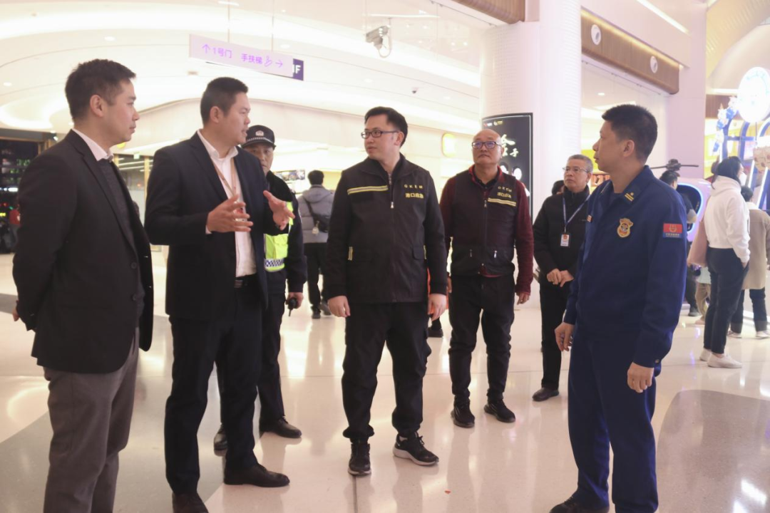 為平安“站好崗”！港口鎮開展消防安全夜查行動.png