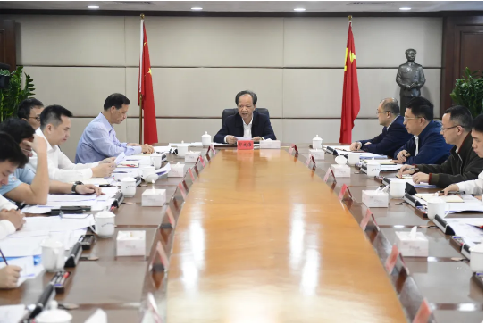 郭文海：動(dòng)員全市企業(yè)掀起綠化美化熱潮 為廠房園區(qū)“增植” 為高質(zhì)量發(fā)展“增值”.png