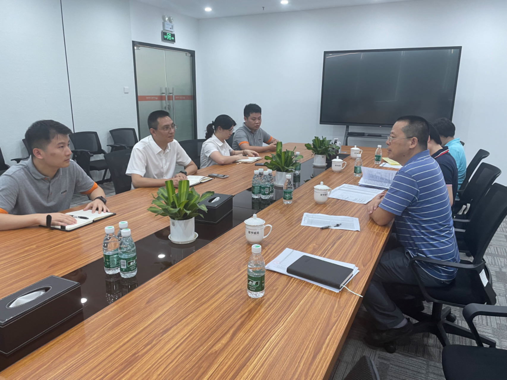02 審計組成員與翠亨集團下屬公司座談.jpg