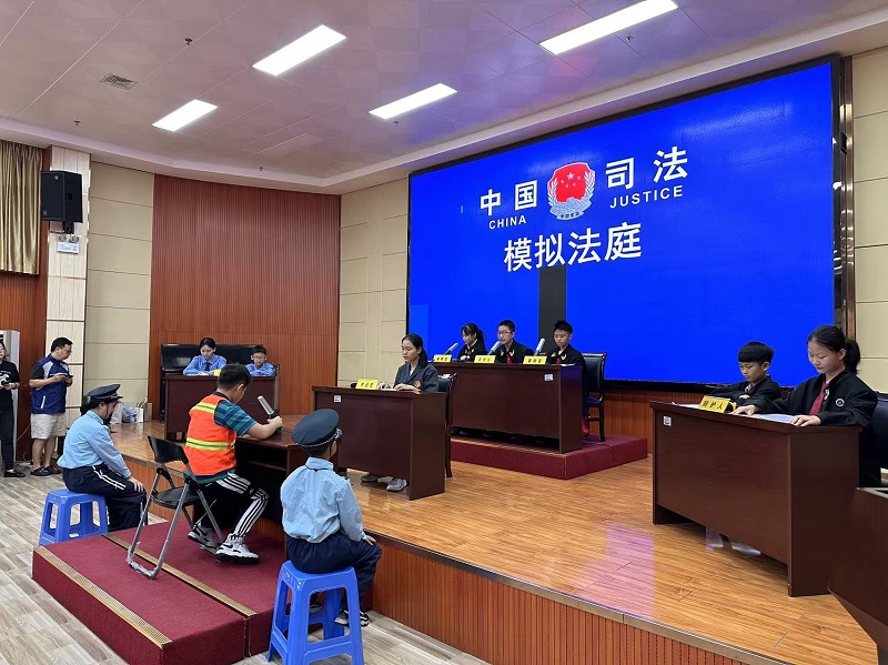 中山開展“與法同行 護未成長”關愛未成年人專項活動1.jpg