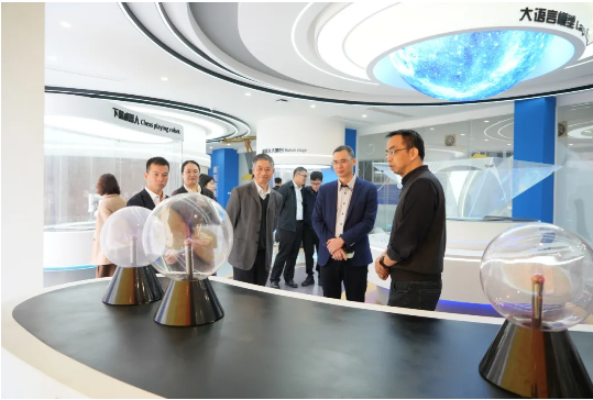 推動教育事業高質量發展！港口鎮主要領導調研教育工作.png