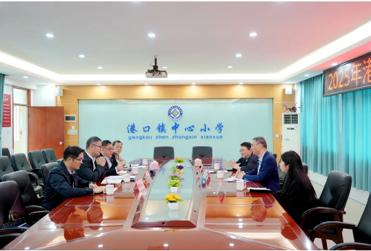 推動(dòng)教育事業(yè)高質(zhì)量發(fā)展！港口鎮(zhèn)主要領(lǐng)導(dǎo)調(diào)研教育工作3.png