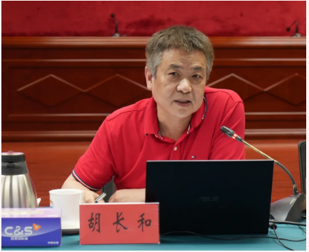 政企同心謀發展，雙向奔赴開新局！港口鎮召開企業家座談會2.png